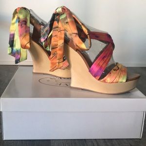 Steve Madden multicolored wedges